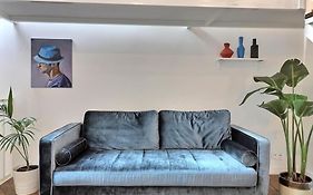 Unique Loft Apartment Located 15 Minutes From The Champs Elysees